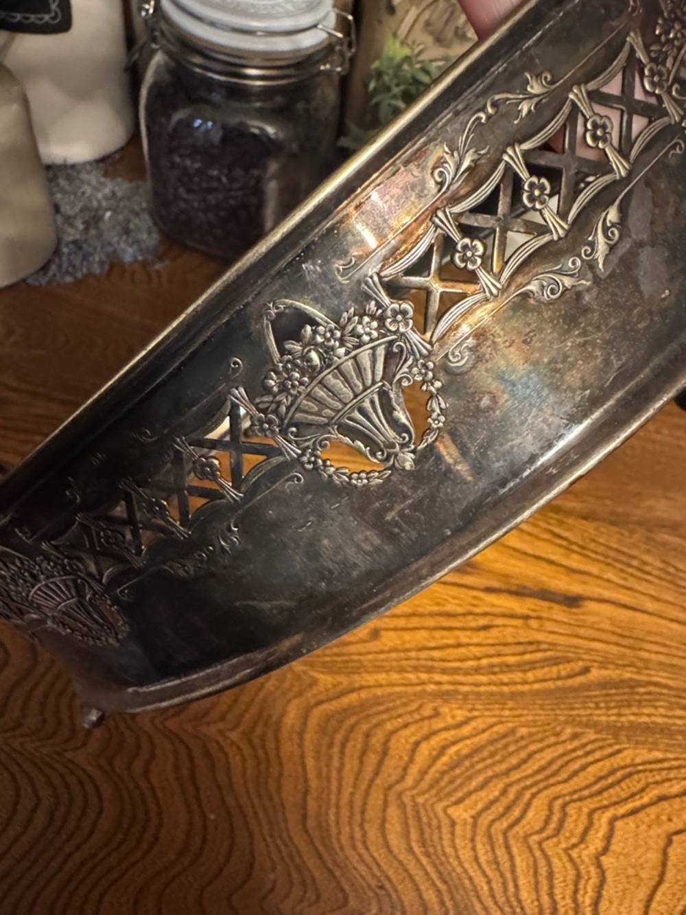 Ornate Silver Oval casserole dish holder - Picture 5 of 10